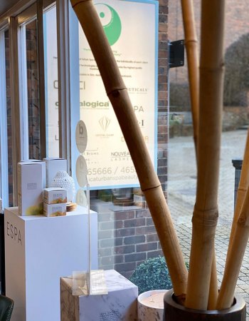 Salon-window-display-skin-clinic-at-urban-spa-in-hertfordshire